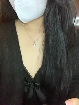 Hanni 22 online show from December 2025 02:34:01 PM