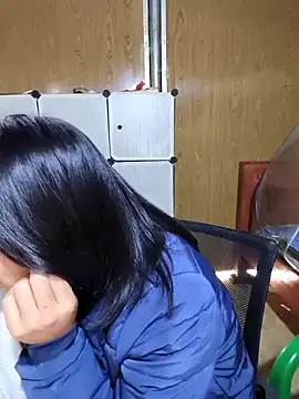 Cat-meow online show from December 2025 02:40:02 AM