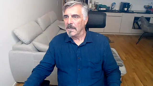 Buidapest online show from February 2026 04:18:02 AM