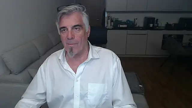 Buidapest online show from April 2026 07:00:01 PM