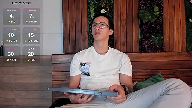 Snapshot of Brandon_starkk chatting on February 2026 11:37:01 AM Brandon starkk online show from February 2026 11:37:01 AM