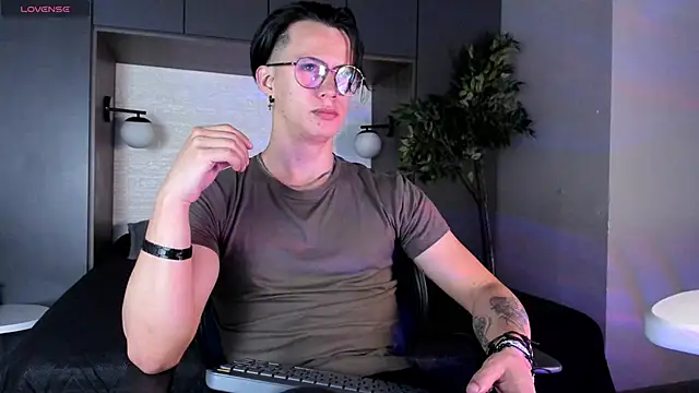 Snapshot of Brandon_starkk chatting on February 2026 11:39:01 AM Brandon starkk online show from February 2026 11:39:01 AM