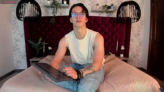 Snapshot of Brandon_starkk chatting on March 2026 11:50:01 AM Brandon starkk online show from March 2026 11:50:01 AM