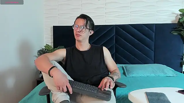 Snapshot of Brandon_starkk chatting on March 2026 11:59:02 AM Brandon starkk online show from March 2026 11:59:02 AM