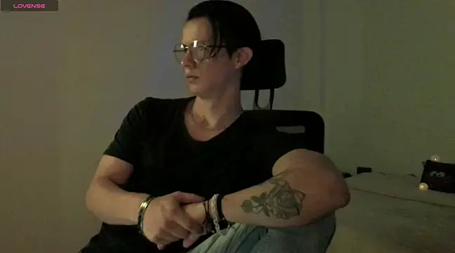 Snapshot of Brandon_starkk chatting on April 2026 12:10:01 PM Brandon starkk online show from April 2026 12:10:01 PM