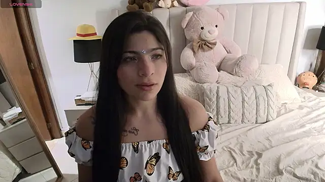 Snapshot of Emyii_ chatting on March 2026 03:12:01 AM Emyii online show from March 2026 03:12:01 AM