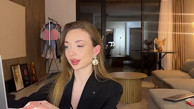 Snapshot of Jolienne chatting on March 2026 09:03:02 PM Jolienne online show from March 2026 09:03:02 PM