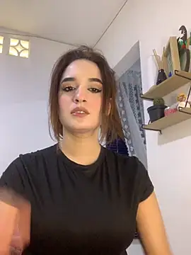 Esmeralda4 online show from December 2025 08:38:01 PM