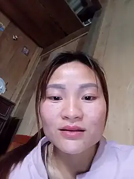 Snapshot of Lee-Thee chatting on November 2025 09:26:02 AM Lee-Thee online show from November 2025 09:26:02 AM