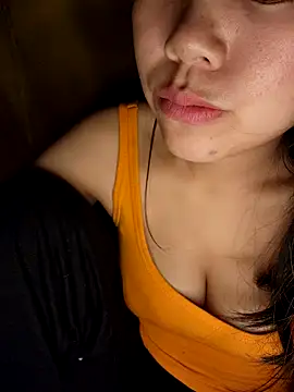 Xiu-L online show from December 2025 03:38:02 PM