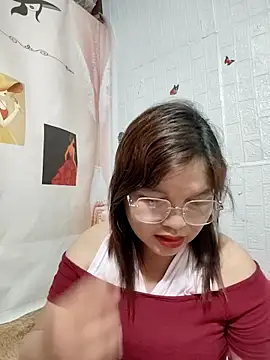 Snapshot of Cover-baa chatting on June 2026 09:32:02 PM Cover-baa online show from June 2026 09:32:02 PM