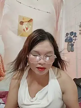 Snapshot of Cover-baa chatting on July 2026 07:44:01 AM Cover-baa online show from July 2026 07:44:01 AM