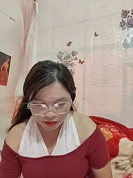 Snapshot of Cover-baa chatting on July 2026 05:57:01 AM Cover-baa online show from July 2026 05:57:01 AM