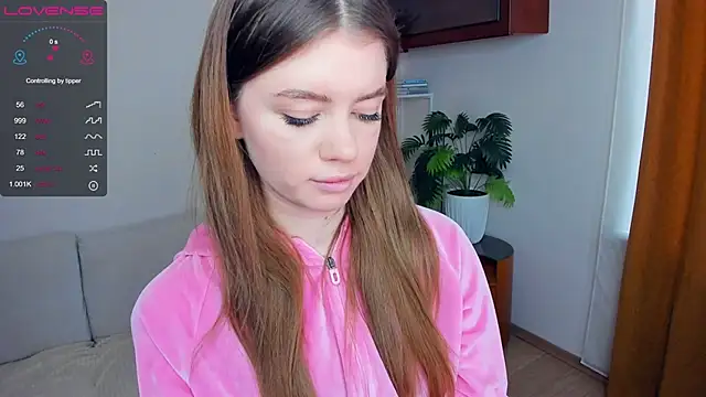 Snapshot of AngelesBenitz chatting on February 2026 07:18:01 AM AngelesBenitz online show from February 2026 07:18:01 AM