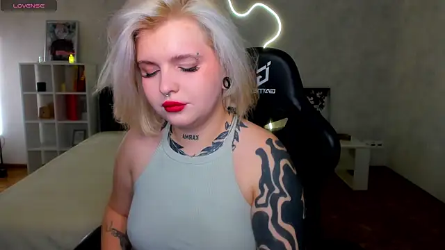 shadow  purrr online show from December 2025 12:49:02 AM