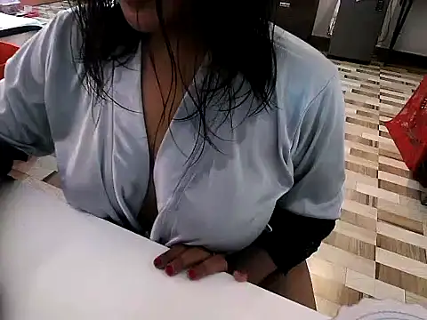 Snapshot of raveena_hot chatting on April 2026 03:17:02 PM raveena hot online show from April 2026 03:17:02 PM