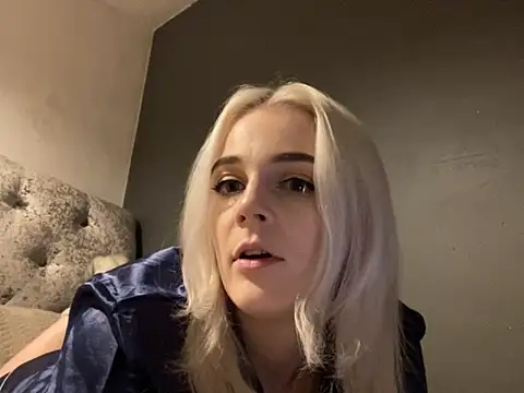 BellaJade  online show from November 2025 06:45:01 PM