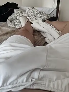 Snapshot of berkkderlerr chatting on April 2026 09:02:01 AM berkkderlerr online show from April 2026 09:02:01 AM