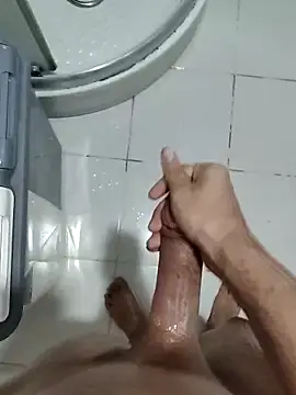 Snapshot of berkkderlerr chatting on April 2026 08:55:02 PM berkkderlerr online show from April 2026 08:55:02 PM