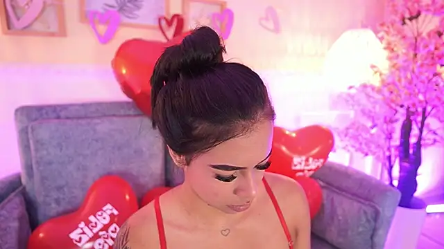 MeganLowell online show from February 2026 07:32:02 PM