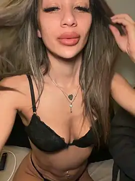 Snapshot of Badcrystal chatting on March 2026 08:37:02 PM Badcrystal online show from March 2026 08:37:02 PM