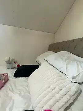 Snapshot of Badcrystal chatting on March 2026 10:51:01 AM Badcrystal online show from March 2026 10:51:01 AM