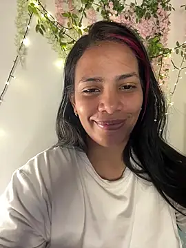 Snapshot of ArielleMillerr- chatting on July 2026 05:39:02 PM ArielleMillerr- online show from July 2026 05:39:02 PM