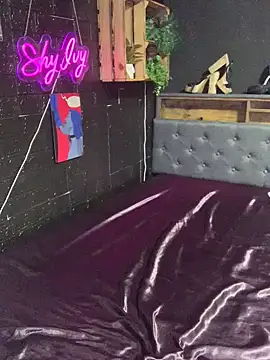 Shy-Ivy online show from April 2026 09:09:02 PM