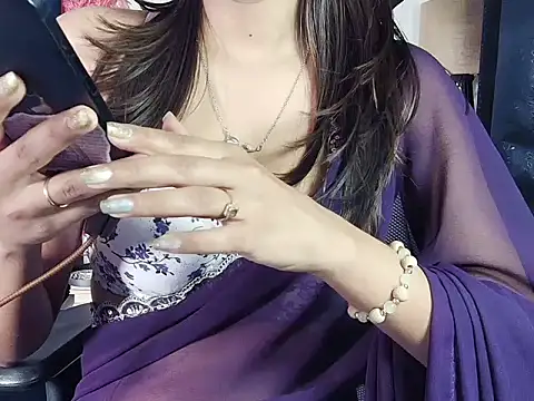 Snapshot of SongBird_01 chatting on May 2026 04:13:02 PM SongBird 01 online show from May 2026 04:13:02 PM