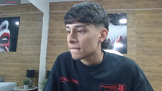 DraxBlade09 online show from March 2026 07:09:01 PM