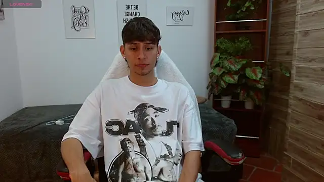 DraxBlade09 online show from April 2026 03:53:01 PM