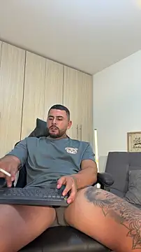 Snapshot of david10kc chatting on December 2025 07:18:01 PM david10kc online show from December 2025 07:18:01 PM