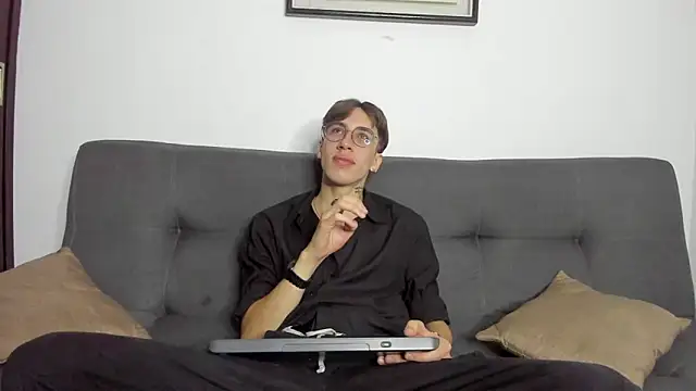 Snapshot of Dio__morningstar chatting on November 2025 11:54:02 AM Dio morningstar online show from November 2025 11:54:02 AM