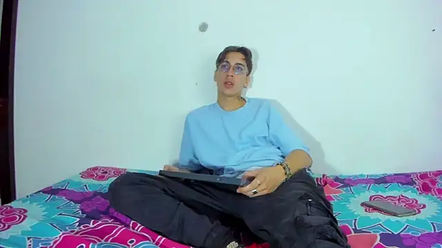 Snapshot of Dio__morningstar chatting on November 2025 12:07:01 PM Dio morningstar online show from November 2025 12:07:01 PM