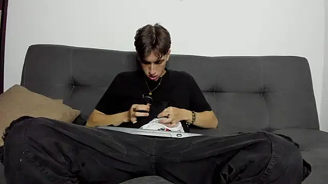 Snapshot of Dio__morningstar chatting on November 2025 01:14:02 PM Dio morningstar online show from November 2025 01:14:02 PM