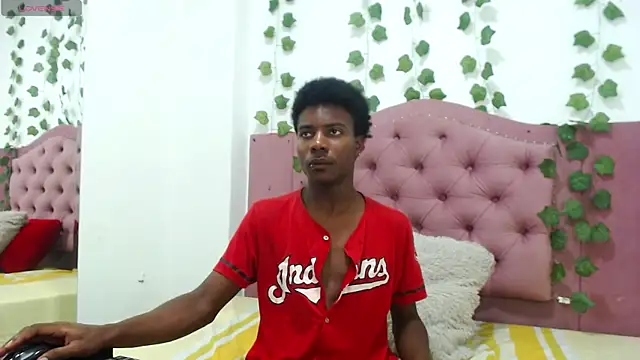 Snapshot of NoahJhonson69 chatting on May 2026 11:39:01 AM NoahJhonson69 online show from May 2026 11:39:01 AM