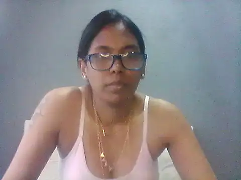 Snapshot of TiaBlaze chatting on December 2025 09:40:01 AM TiaBlaze online show from December 2025 09:40:01 AM