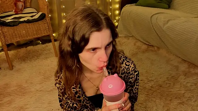 RozanneJordan online show from June 2026 05:18:02 PM