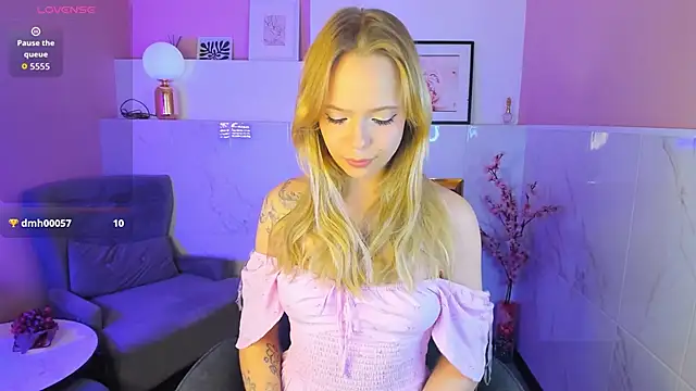 lucy loy online show from November 2025 01:55:02 PM