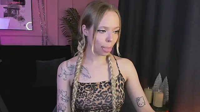 lucy loy online show from January 2026 01:50:01 PM