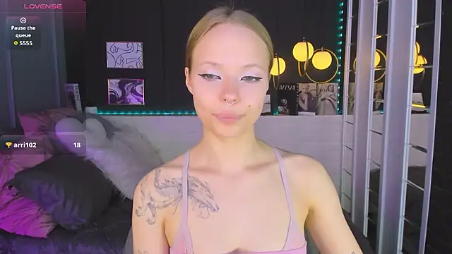 Snapshot of lucy_loy chatting on March 2026 04:00:01 PM lucy loy online show from March 2026 04:00:01 PM