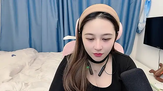 Snapshot of TTtia_ chatting on December 2025 01:16:01 PM TTtia online show from December 2025 01:16:01 PM