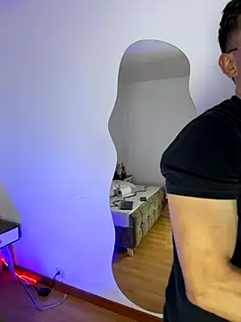 AndrewFalcon  online show from November 2025 07:36:03 PM