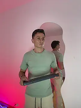 AndrewFalcon  online show from November 2025 07:35:01 PM