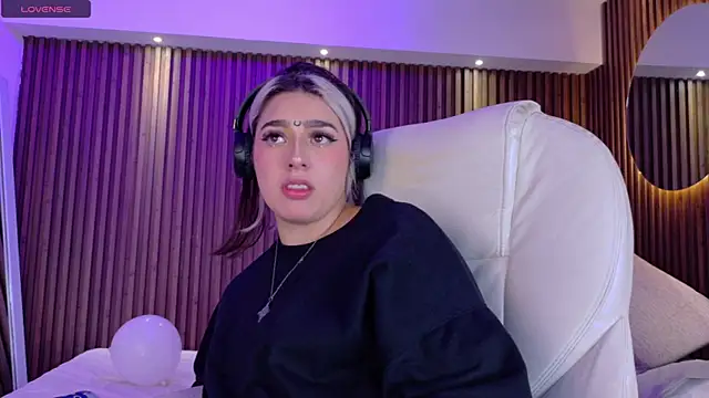 Snapshot of GabyRose9 chatting on March 2026 08:01:01 PM GabyRose9 online show from March 2026 08:01:01 PM