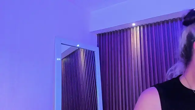 Snapshot of GabyRose9 chatting on April 2026 08:21:01 PM GabyRose9 online show from April 2026 08:21:01 PM