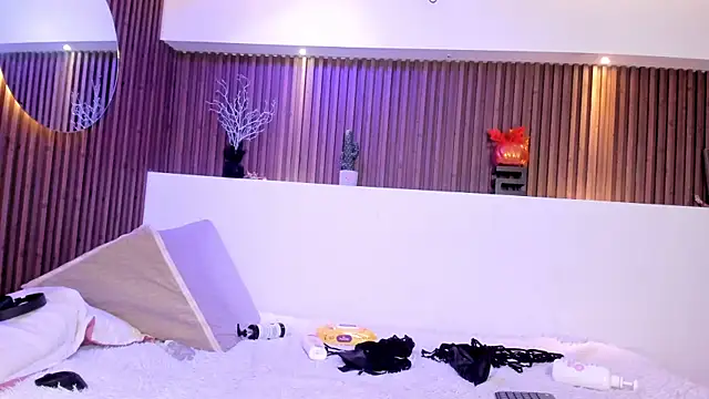 Snapshot of GabyRose9 chatting on April 2026 08:01:02 PM GabyRose9 online show from April 2026 08:01:02 PM