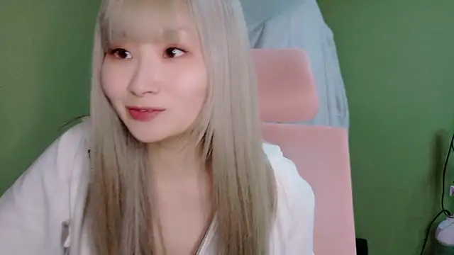 Snapshot of miyu0003 chatting on May 2026 01:41:01 PM miyu0003 online show from May 2026 01:41:01 PM