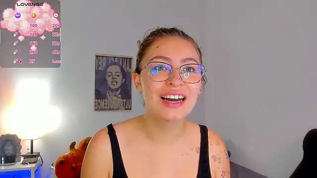 Snapshot of MarieTaylor_ chatting on May 2026 06:24:02 PM MarieTaylor online show from May 2026 06:24:02 PM