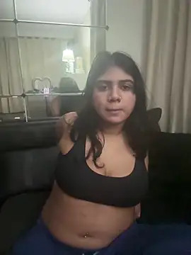 Snapshot of TiaBella_ chatting on December 2025 10:49:02 PM TiaBella online show from December 2025 10:49:02 PM